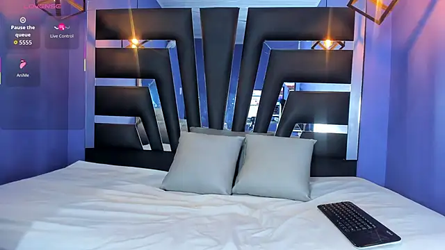 anne-brown13 online show from November 2025 06:30:01 PM