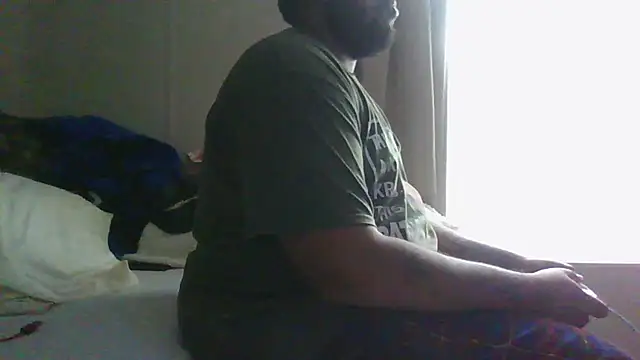 Snapshot of Bear2698 chatting on September 2025 11:59:02 PM Bear2698 online show from September 2025 11:59:02 PM