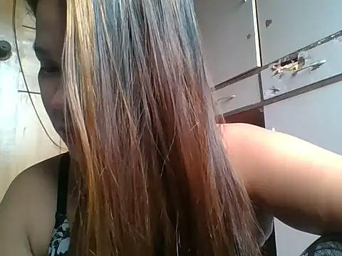 Snapshot of Bhubbles888 chatting on February 2026 04:52:01 AM Bhubbles888 online show from February 2026 04:52:01 AM