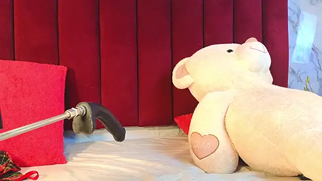 PrincePoppy online show from November 2025 07:05:01 PM