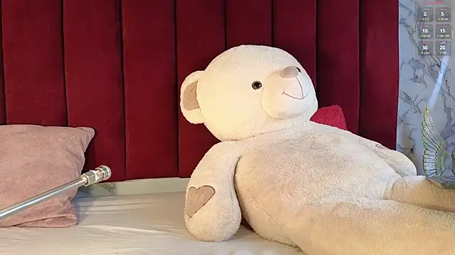 PrincePoppy online show from November 2025 08:25:02 PM