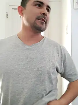 Bradd 32 online show from September 2025 06:29:02 PM