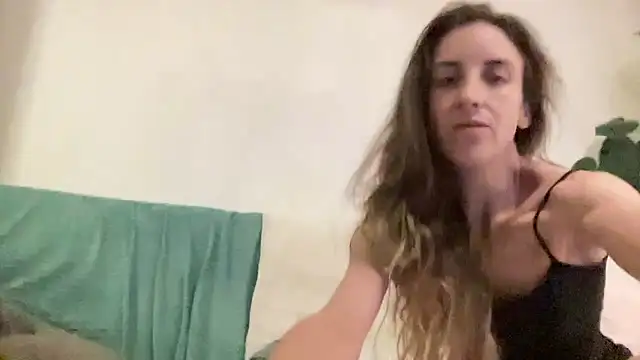 Snapshot of mariemady chatting on June 2026 01:32:01 AM mariemady online show from June 2026 01:32:01 AM