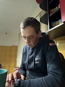 adiluci1 online show from April 2026 02:05:01 AM