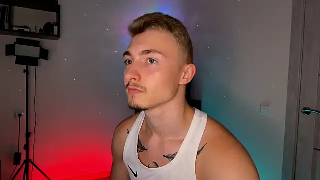 Snapshot of Artur__Skott chatting on October 2025 05:58:02 PM Artur Skott online show from October 2025 05:58:02 PM