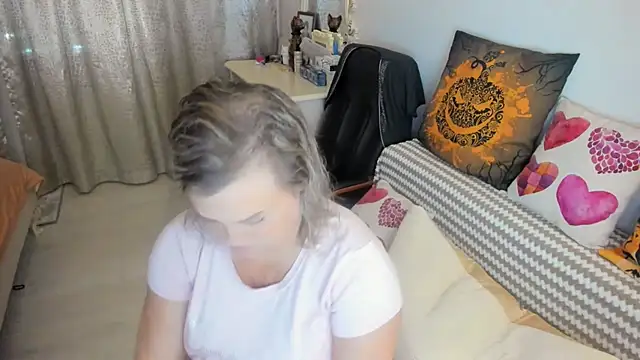 MildMature online show from September 2025 08:45:02 PM