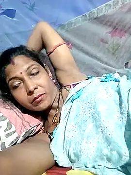 Snapshot of Savita992 chatting on May 2026 04:45:01 PM Savita992 online show from May 2026 04:45:01 PM