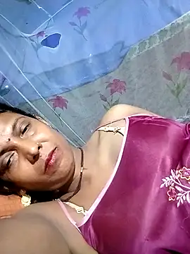 Snapshot of Savita992 chatting on May 2026 09:23:01 PM Savita992 online show from May 2026 09:23:01 PM
