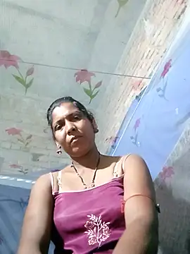 Snapshot of Savita992 chatting on May 2026 07:33:02 PM Savita992 online show from May 2026 07:33:02 PM