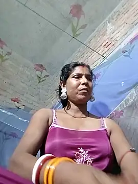 Snapshot of Savita992 chatting on May 2026 09:45:02 PM Savita992 online show from May 2026 09:45:02 PM