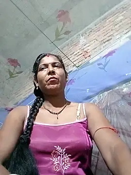 Snapshot of Savita992 chatting on May 2026 07:33:01 PM Savita992 online show from May 2026 07:33:01 PM