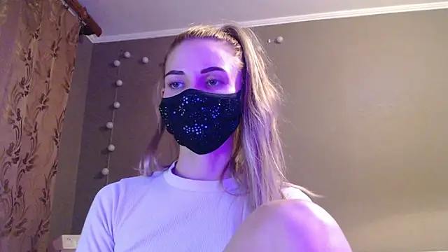 Snapshot of Iris_lave chatting on September 2025 04:18:01 PM Iris lave online show from September 2025 04:18:01 PM