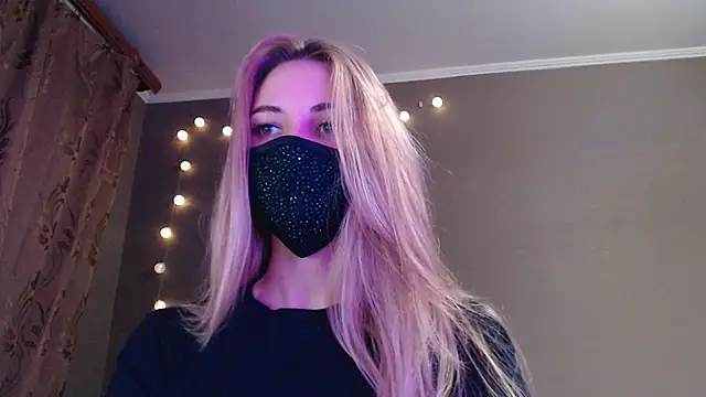 Snapshot of Iris_lave chatting on October 2025 04:35:02 PM Iris lave online show from October 2025 04:35:02 PM