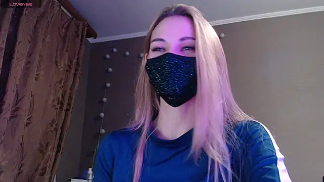 Snapshot of Iris_lave chatting on October 2025 04:52:01 PM Iris lave online show from October 2025 04:52:01 PM