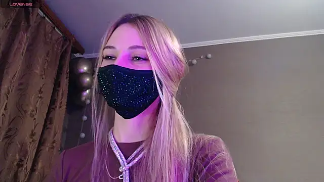 Snapshot of Iris_lave chatting on November 2025 04:40:01 PM Iris lave online show from November 2025 04:40:01 PM