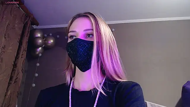 Snapshot of Iris_lave chatting on November 2025 05:36:02 PM Iris lave online show from November 2025 05:36:02 PM