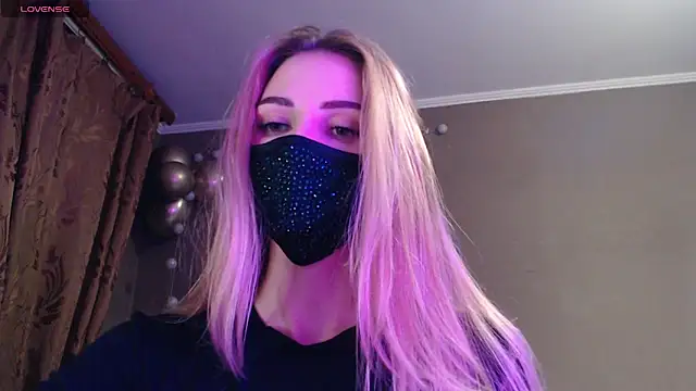 Snapshot of Iris_lave chatting on November 2025 04:18:01 PM Iris lave online show from November 2025 04:18:01 PM