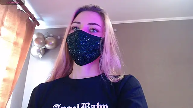 Snapshot of Iris_lave chatting on November 2025 10:32:02 AM Iris lave online show from November 2025 10:32:02 AM