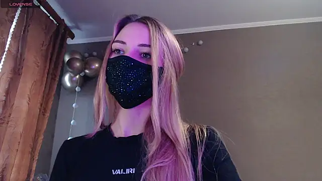 Snapshot of Iris_lave chatting on November 2025 12:38:01 PM Iris lave online show from November 2025 12:38:01 PM