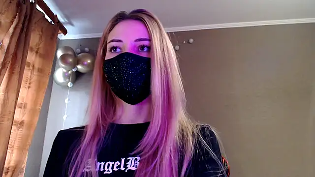 Snapshot of Iris_lave chatting on November 2025 12:39:02 PM Iris lave online show from November 2025 12:39:02 PM