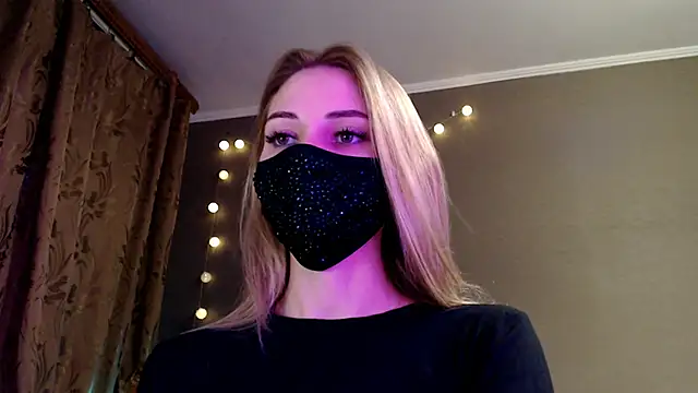 Snapshot of Iris_lave chatting on December 2025 04:12:02 PM Iris lave online show from December 2025 04:12:02 PM