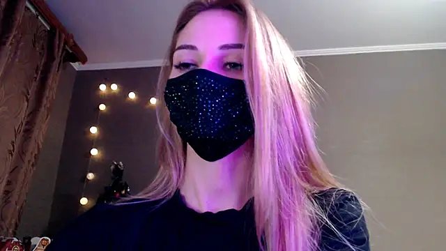 Snapshot of Iris_lave chatting on December 2025 04:14:01 PM Iris lave online show from December 2025 04:14:01 PM