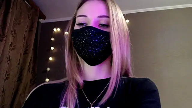 Snapshot of Iris_lave chatting on February 2026 06:01:01 PM Iris lave online show from February 2026 06:01:01 PM