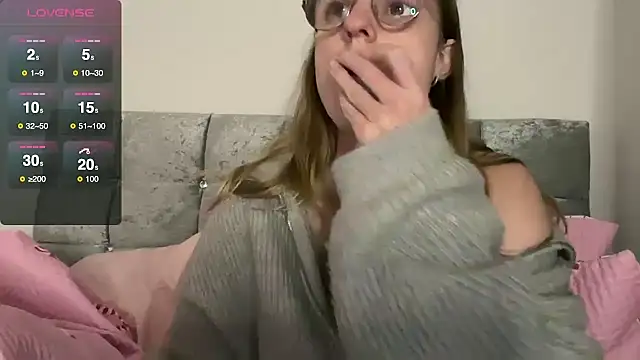 BustyKellyXXX online show from November 2025 06:59:02 PM