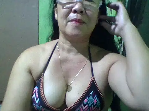 mommasexy29 online show from February 2026 02:31:01 PM