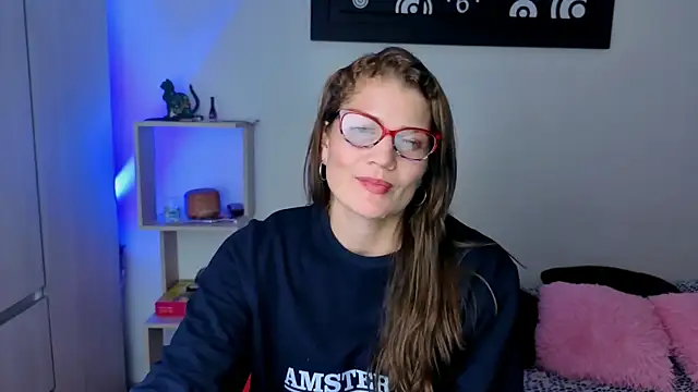 Snapshot of Camila-ventura chatting on November 2025 07:57:02 PM Camila-ventura online show from November 2025 07:57:02 PM