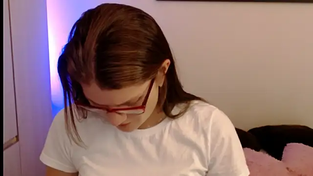 Snapshot of Camila-ventura chatting on June 2026 01:09:02 PM Camila-ventura online show from June 2026 01:09:02 PM