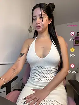 Snapshot of lucy_grey25 chatting on May 2026 07:15:01 PM lucy grey25 online show from May 2026 07:15:01 PM
