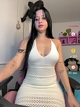 Snapshot of lucy_grey25 chatting on June 2026 08:08:01 PM lucy grey25 online show from June 2026 08:08:01 PM