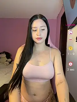 Snapshot of lucy_grey25 chatting on June 2026 04:35:02 PM lucy grey25 online show from June 2026 04:35:02 PM