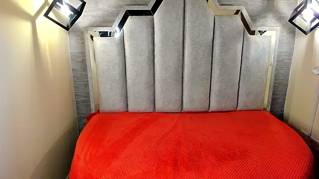 Zafiro claire online show from February 2026 06:40:02 PM