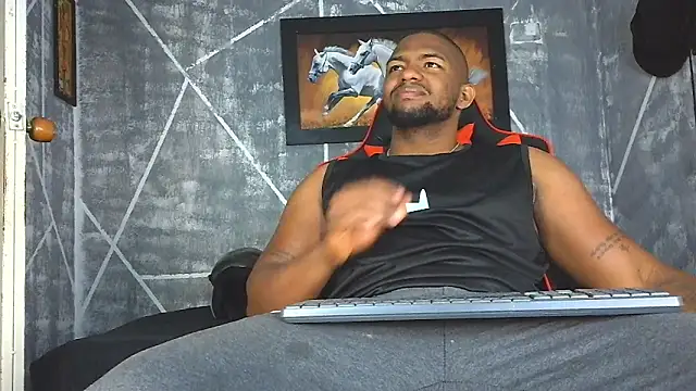 Snapshot of big_blackmen19 chatting on May 2026 01:28:01 PM big blackmen19 online show from May 2026 01:28:01 PM
