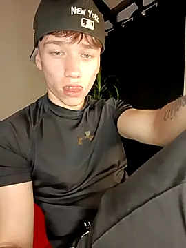 Snapshot of Logan_sixxer chatting on September 2025 09:39:02 PM Logan sixxer online show from September 2025 09:39:02 PM