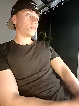 Snapshot of Logan_sixxer chatting on September 2025 07:39:02 PM Logan sixxer online show from September 2025 07:39:02 PM