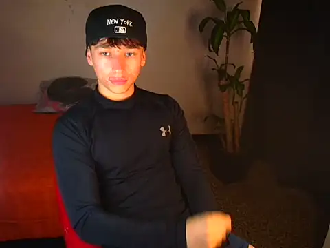 Snapshot of Logan_sixxer chatting on October 2025 05:21:01 PM Logan sixxer online show from October 2025 05:21:01 PM