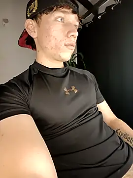 Snapshot of Logan_sixxer chatting on October 2025 08:42:01 PM Logan sixxer online show from October 2025 08:42:01 PM