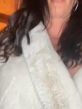 Elegant-Chlo37 online show from March 2026 10:24:02 PM