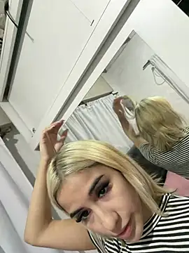 Babylovetiernax online show from April 2026 10:04:01 PM