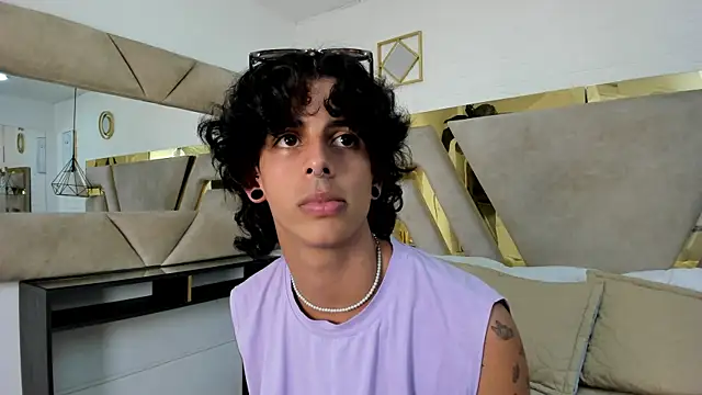 Ibratxandy online show from October 2025 08:35:01 PM