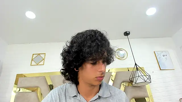 Ibratxandy online show from November 2025 07:48:02 PM