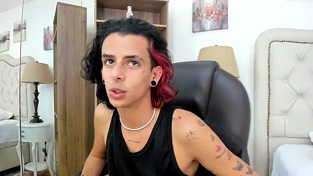 Ibratxandy online show from February 2026 07:10:01 PM