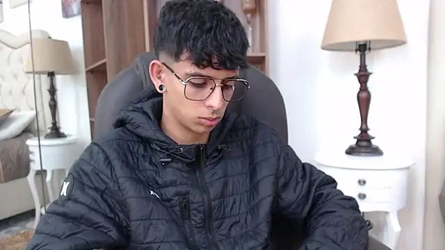 Ibratxandy online show from April 2026 11:55:01 AM