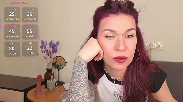 ReginaFoXXXy online show from March 2026 12:13:01 PM