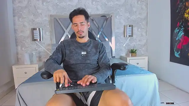 loghan fox online show from September 2025 03:32:02 AM