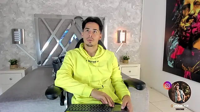 loghan fox online show from October 2025 02:42:02 AM