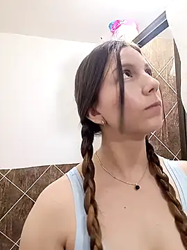 Arianna Moss online show from November 2025 02:33:01 AM